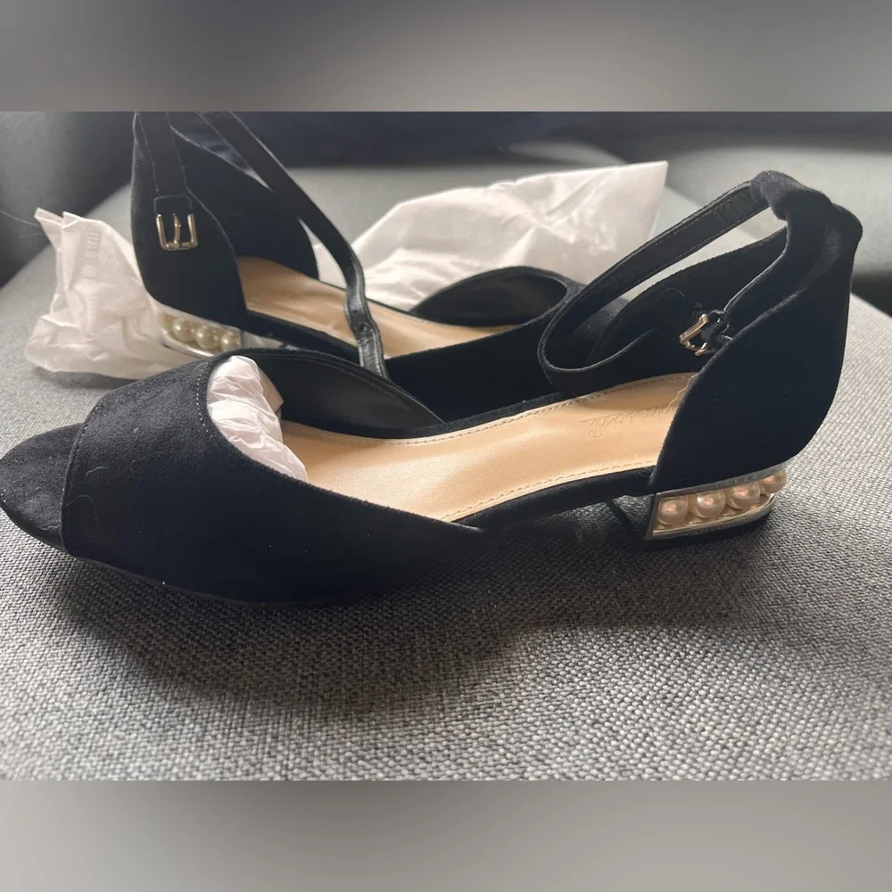 NWOT Black Suede Sandals Pearl Block Heel Ankle Strap Dress Shoes 7